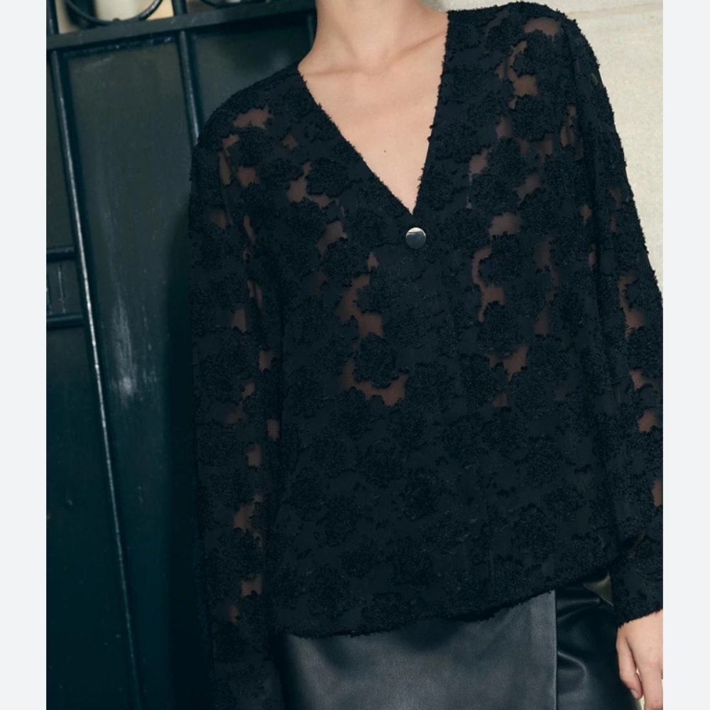 Zara NWT gold button textured blouse 4387/242